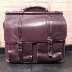 Pelle Studio brown leather briefcase inner & outer pockets buckles handle